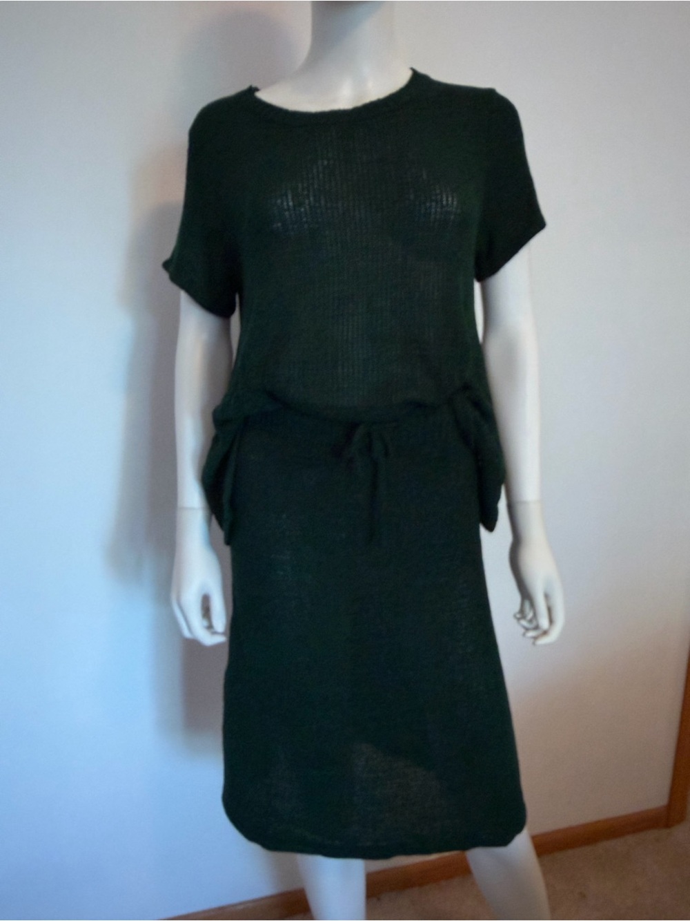 #859 Bluivy 2 Piece NWT Short-Sleeve Knit Midi Top and Skirt in Emerald Green